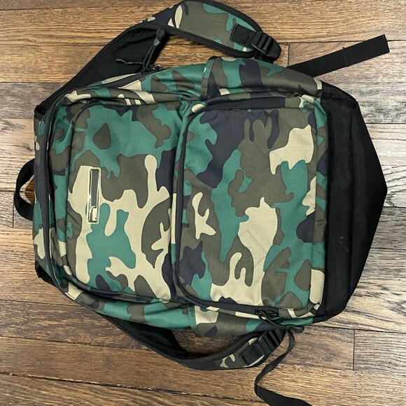 PUMA Outlander 21.2L for 17" Laptop / MacBook Pro Camo Backpack PSC1004 - Picture 3 of 16